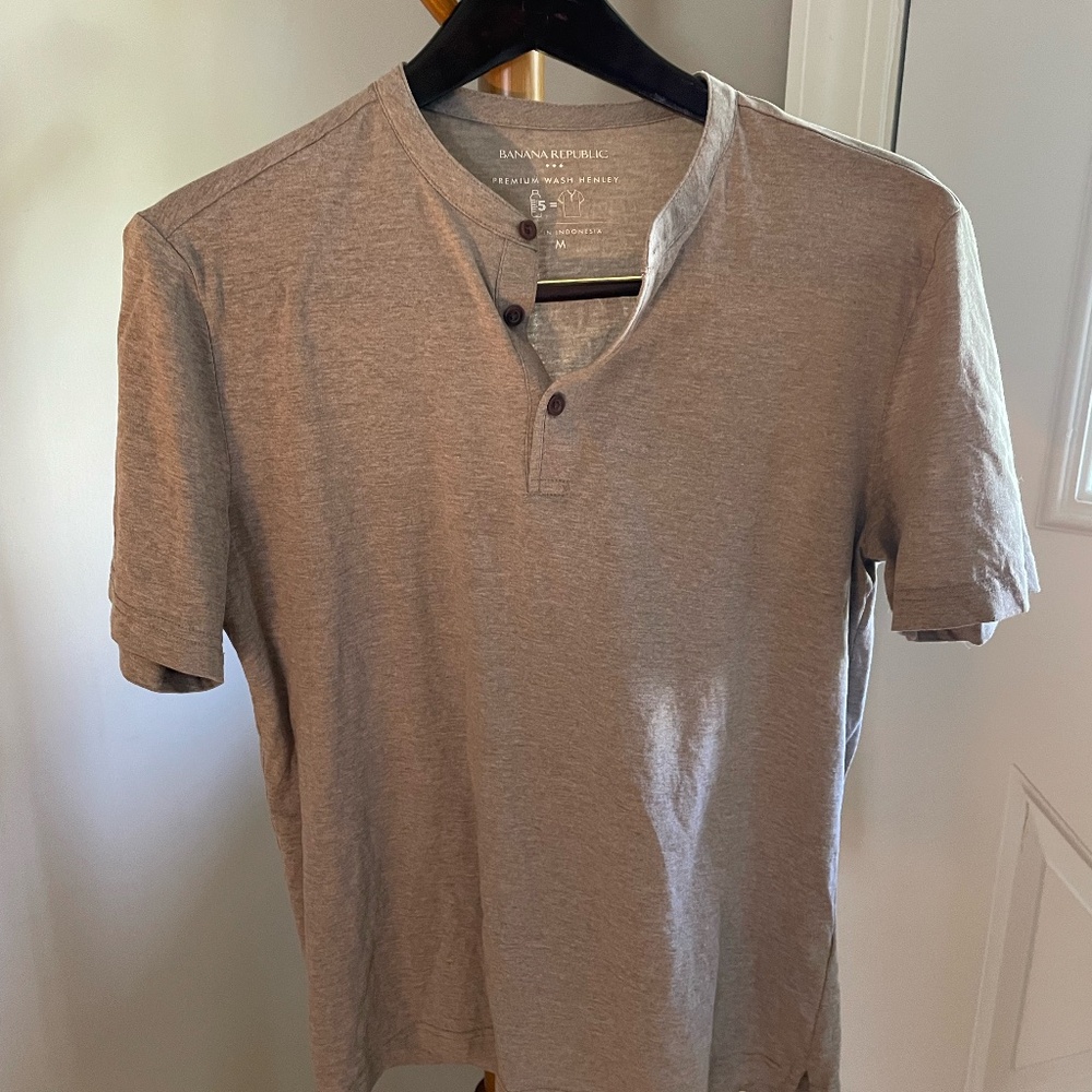 Banana Republic Premium Wash Henley Medium